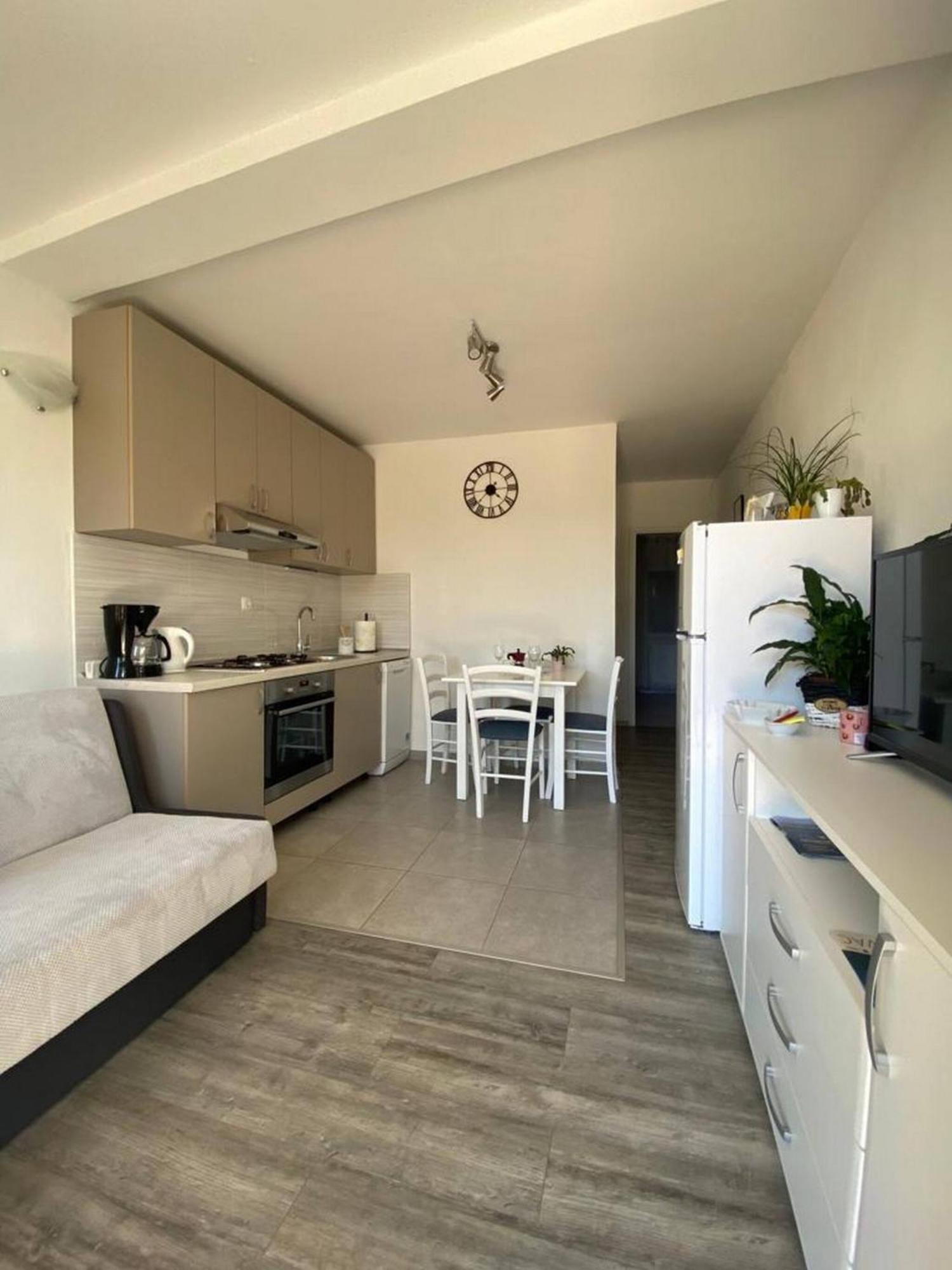 Drniš Rural Apartment Ante מראה חיצוני תמונה